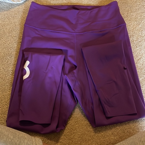 Purple Nike/peloton leggings - Picture 2 of 2
